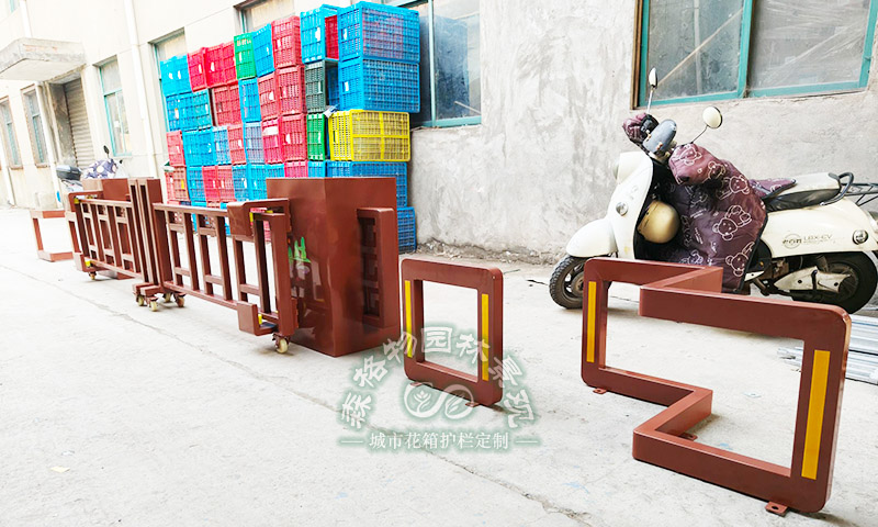 可移动伸缩花箱护栏的常规市场价格