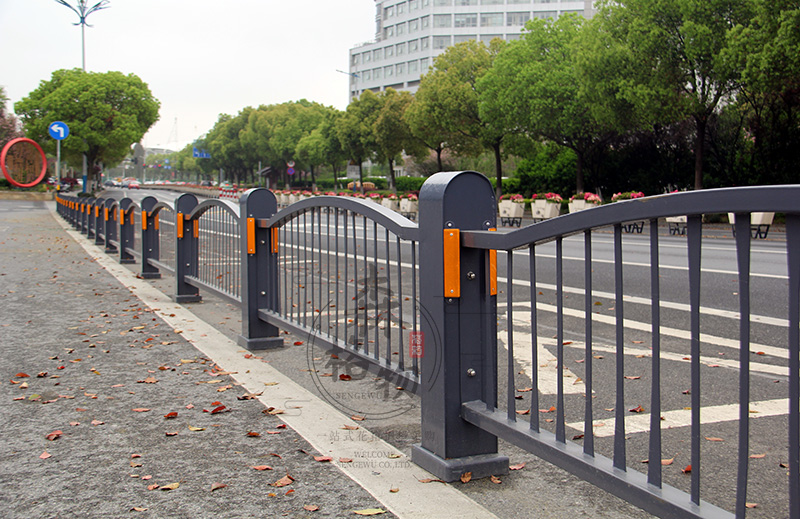 市政道路波形护栏方案