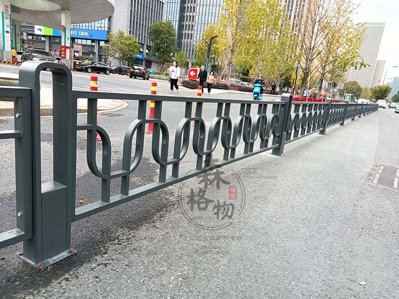 为什么不锈钢护栏被大量的使用？