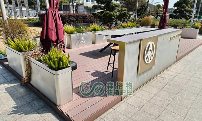 酒圈营销新趋势:茅台、五粮液入局定制花箱,品牌宣传新玩法解析 酒圈营销新趋势:茅台、五粮液入局定制花箱,品牌宣传新玩法解析