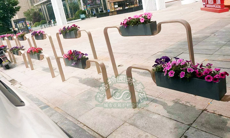 2026年深受欢迎的5款市政花箱护栏 2026年深受欢迎的5款市政花箱护栏