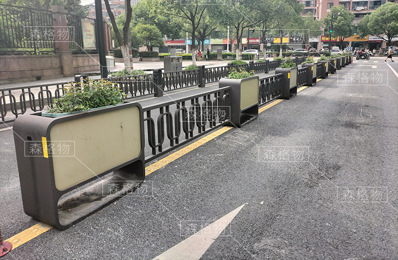 道路花箱护栏怎么选?森格物镀锌钢一体化花箱护栏工程解决方案 道路花箱护栏怎么选?森格物镀锌钢一体化花箱护栏工程解决方案
