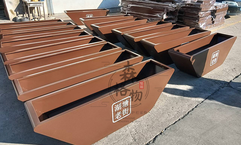 小区园区绿化隔离 森格物金属花箱护栏生产供应商 小区园区绿化隔离 森格物金属花箱护栏生产供应商