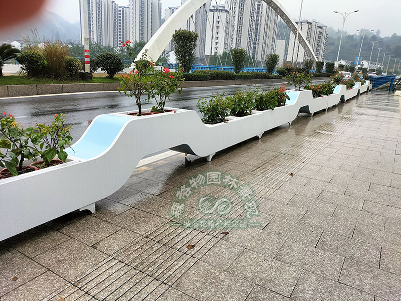 云南道路桥梁一体式大型花箱