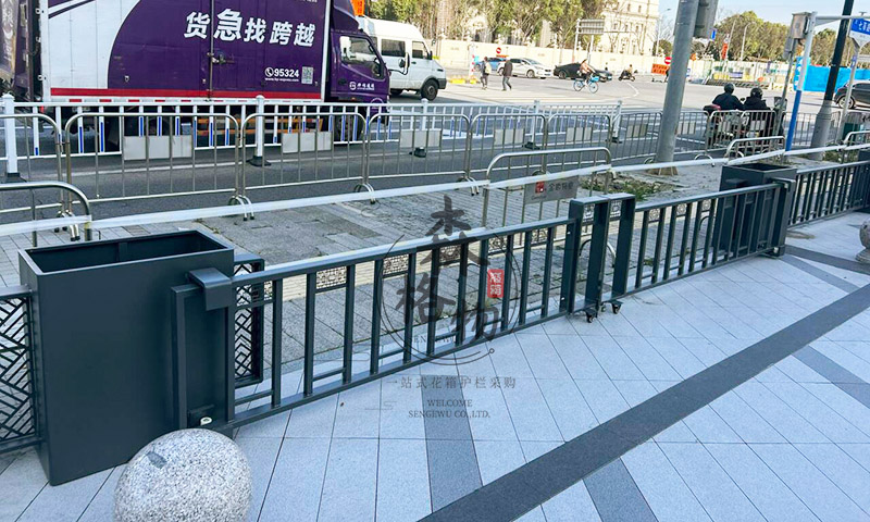 商业广场可移动伸缩花箱护栏案例